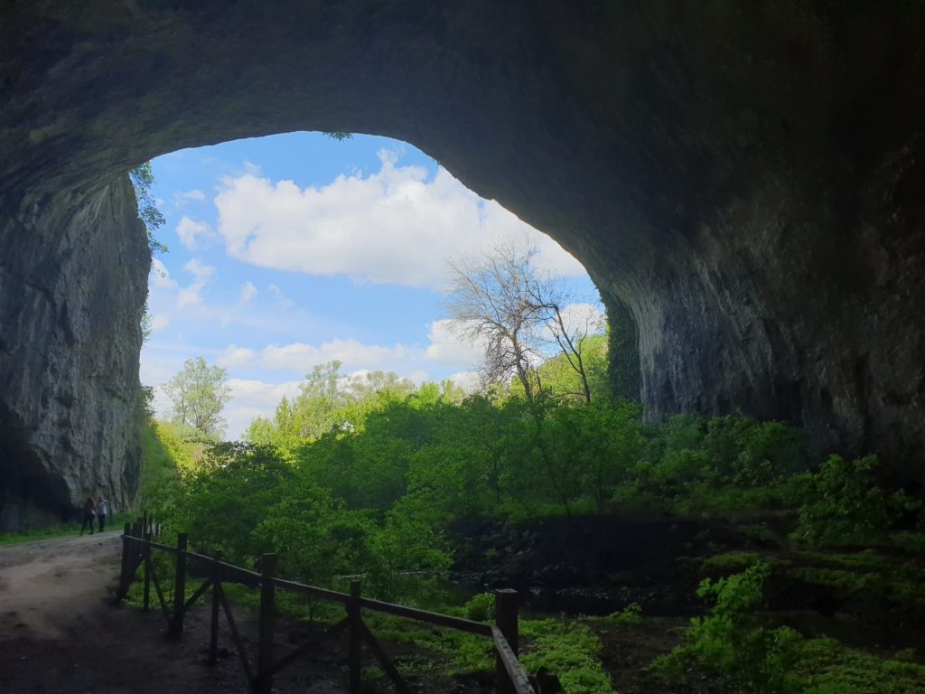 Peștera Devetashka - de văzut neapărat în Bulgaria (FixAsa.ro)